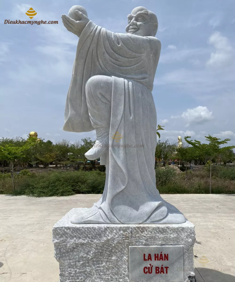 la hán cử bát