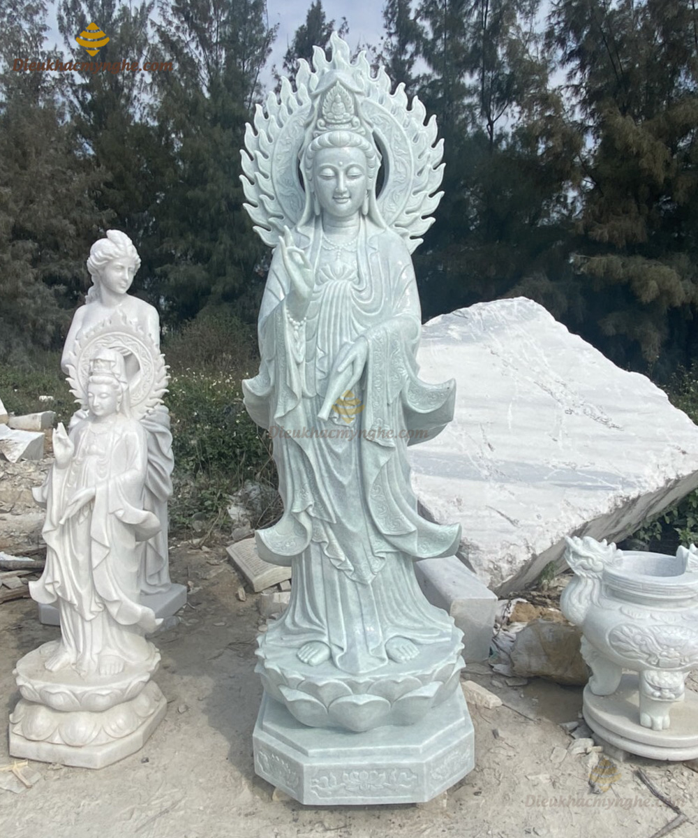 Tượng Quan Âm Đá Tự Nhiên Đẹp, Tôn Nghiêm