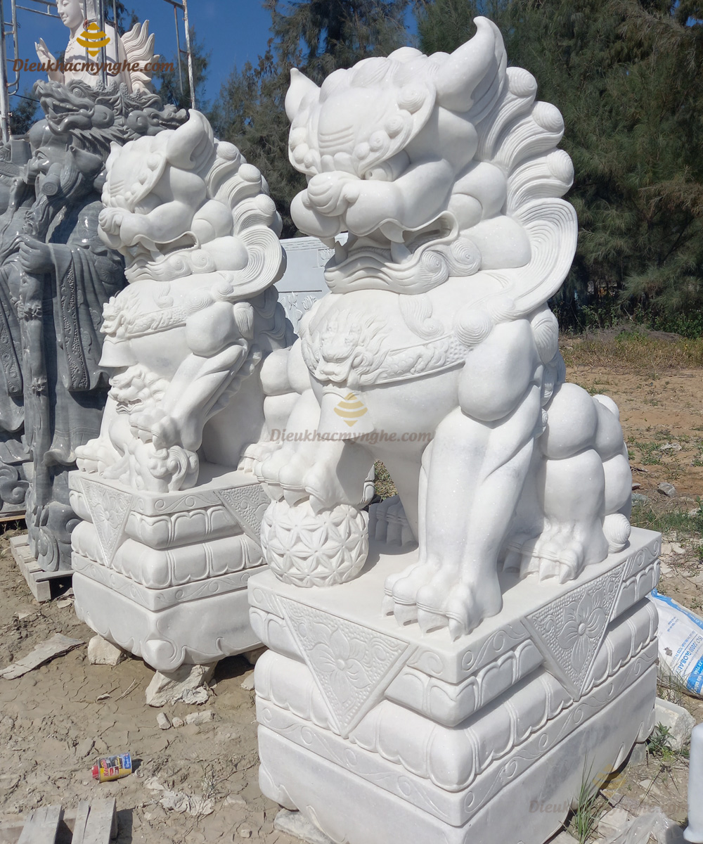 Tượng Kỳ Lân Đá Trắng Nguyên Khối – Linh Vật Phong Thủy Cao Cấp