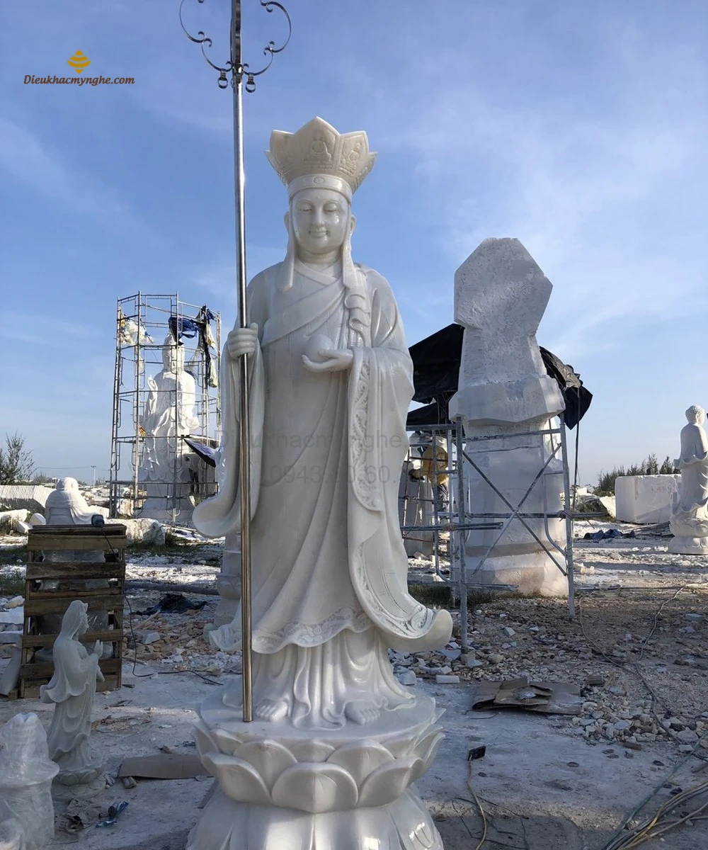 Tượng Địa Tạng Bồ Tát Đứng Đài Sen Bằng Đá Cao 8m